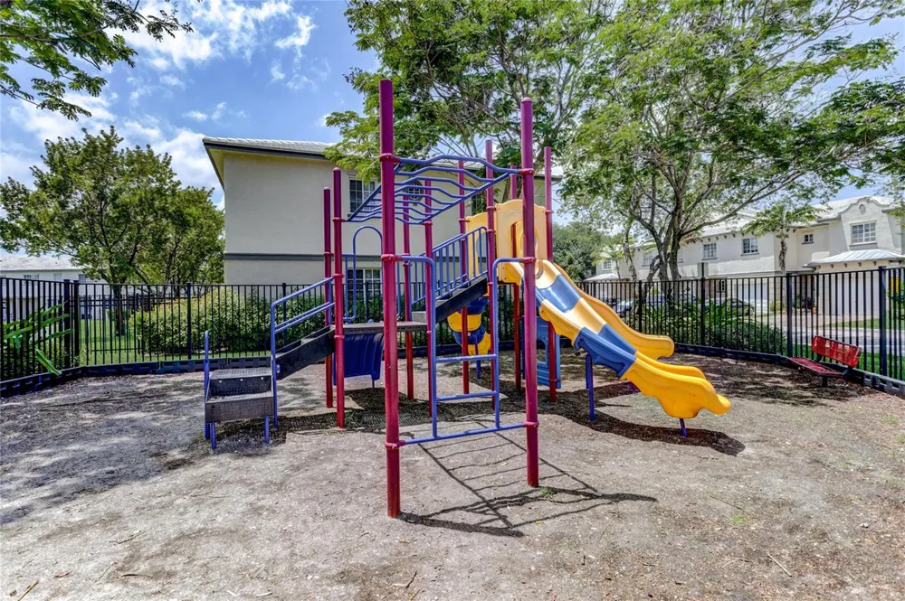 2037 Nassau Drive #2037 Riviera Beach, FL 33404