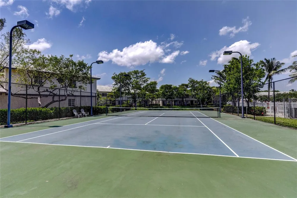 2037 Nassau Drive #2037 Riviera Beach, FL 33404
