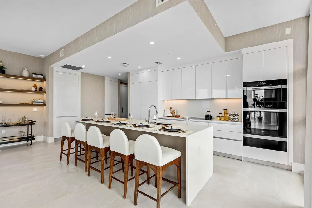 220 Lake Shore Drive #2123 Lake Park, FL 33403