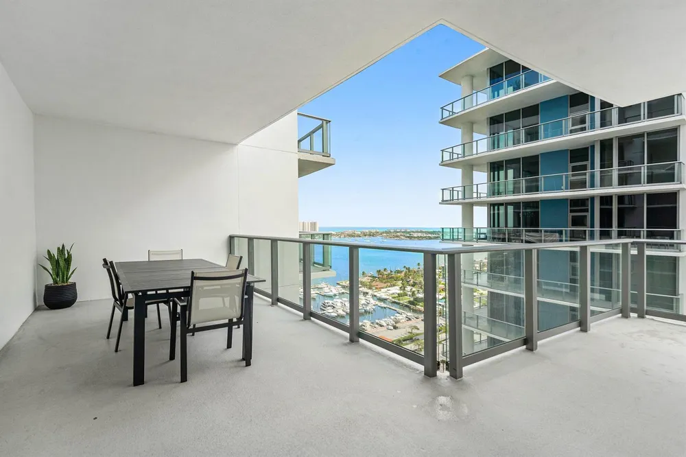 220 Lake Shore Drive #2123 Lake Park, FL 33403