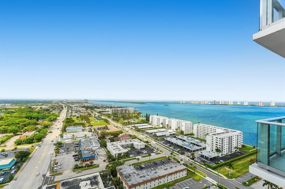 220 Lake Shore Drive #2123 Lake Park, FL 33403