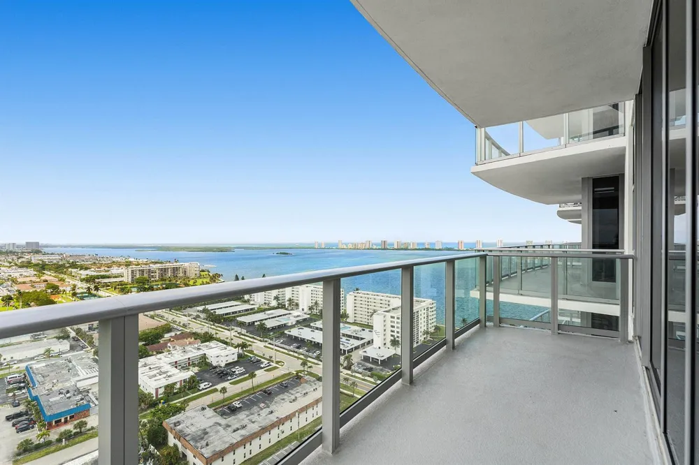 220 Lake Shore Drive #2123 Lake Park, FL 33403