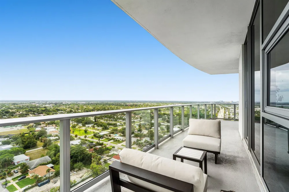 220 Lake Shore Drive #2123 Lake Park, FL 33403