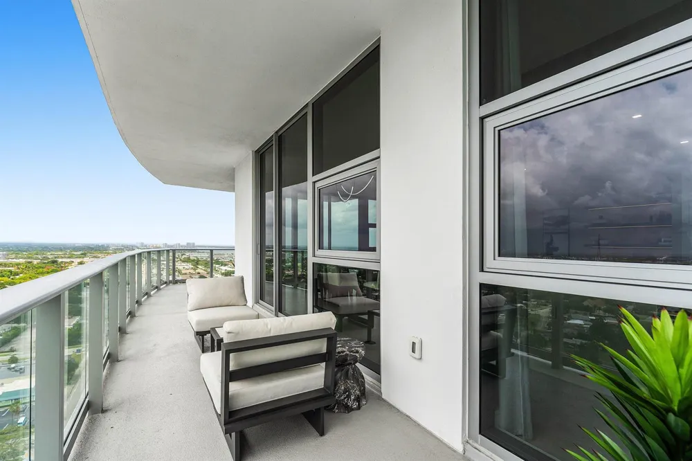 220 Lake Shore Drive #2123 Lake Park, FL 33403