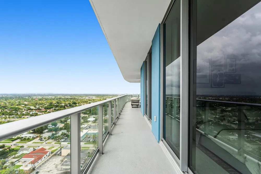 220 Lake Shore Drive #2123 Lake Park, FL 33403