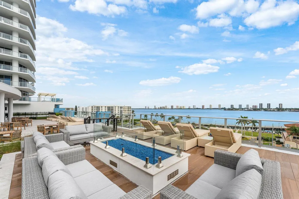 220 Lake Shore Drive #2123 Lake Park, FL 33403