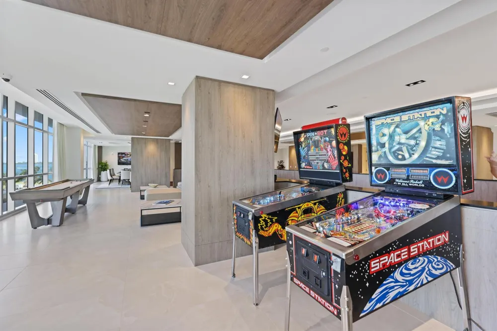 220 Lake Shore Drive #2123 Lake Park, FL 33403