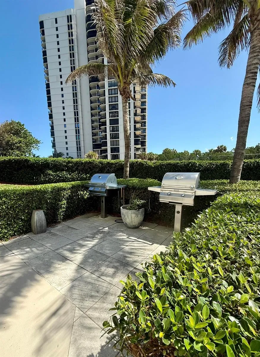 5400 Ocean Drive #1d Singer Island, FL 33404