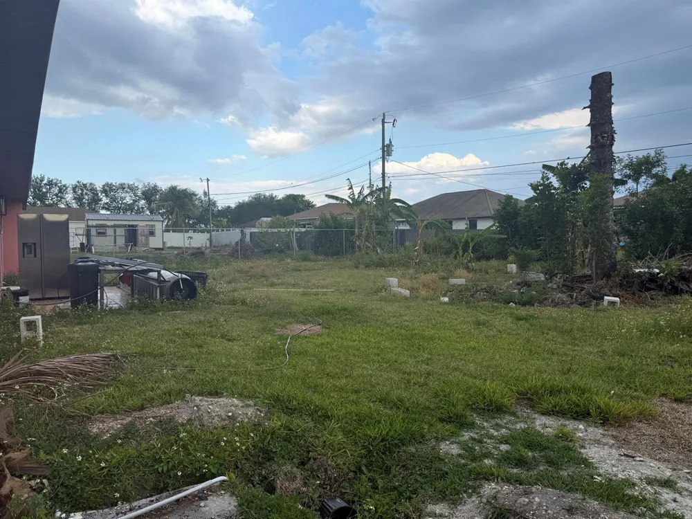 1410 NE 14th Terrace Cape Coral, FL 33909