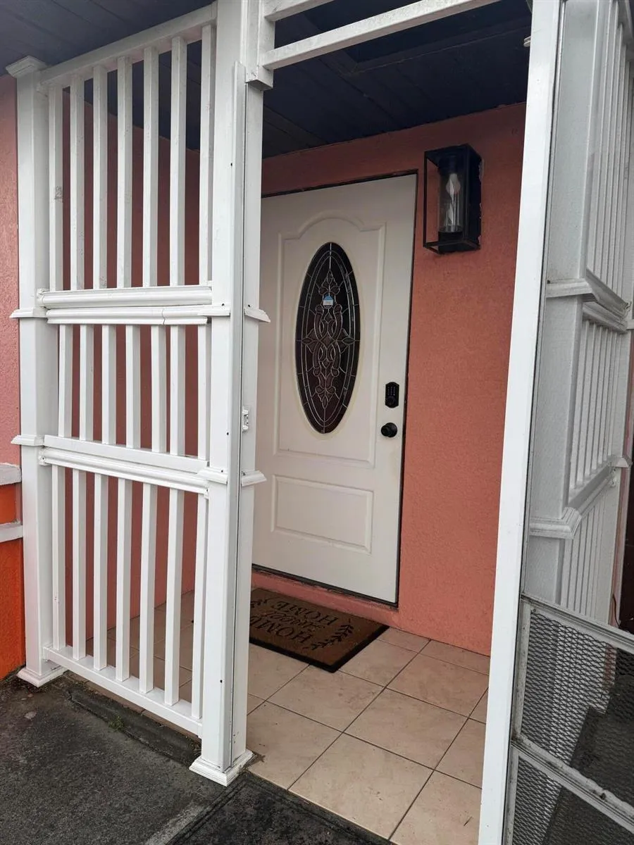 1410 NE 14th Terrace Cape Coral, FL 33909