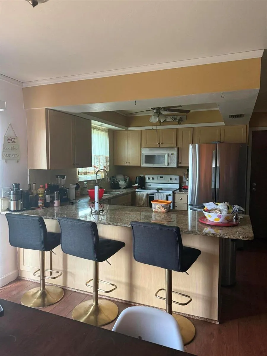 1410 NE 14th Terrace Cape Coral, FL 33909