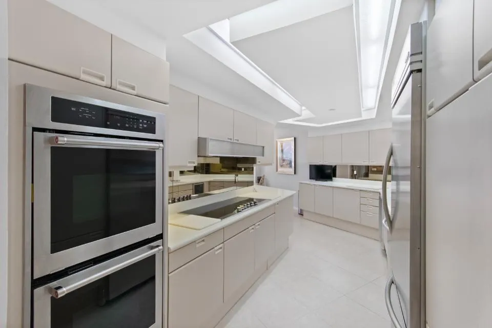 100 Lakeshore Drive #957 North Palm Beach, FL 33408