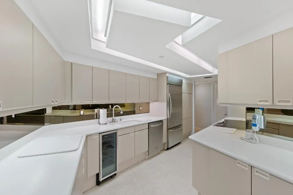100 Lakeshore Drive #957 North Palm Beach, FL 33408