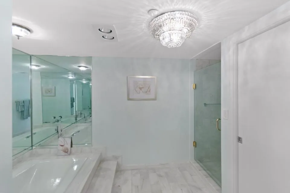 100 Lakeshore Drive #957 North Palm Beach, FL 33408