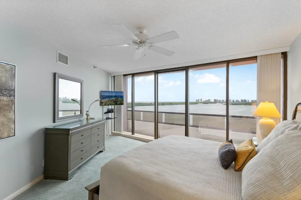 100 Lakeshore Drive #957 North Palm Beach, FL 33408