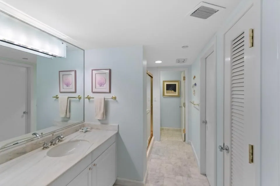 100 Lakeshore Drive #957 North Palm Beach, FL 33408