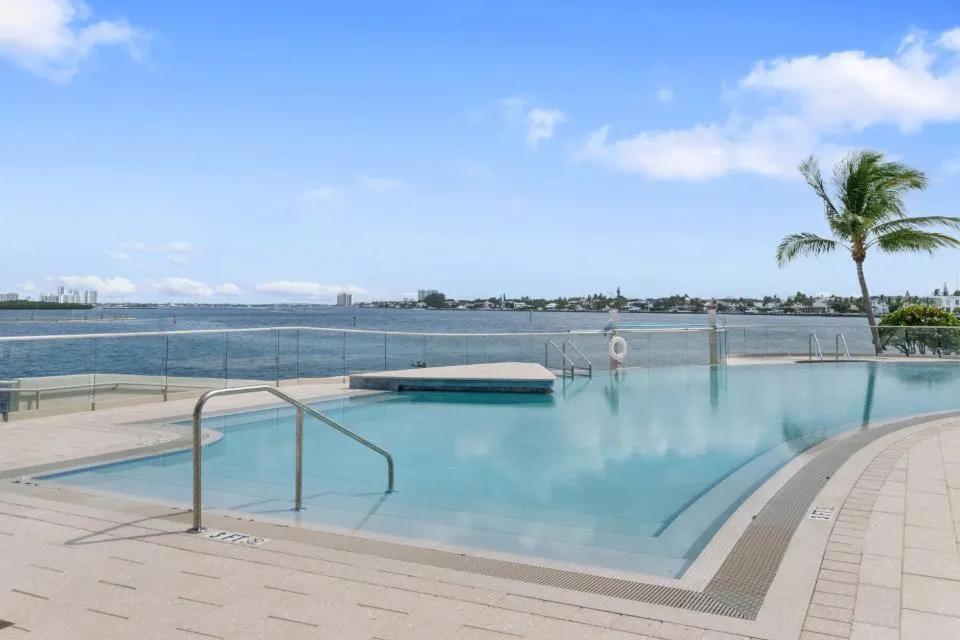 100 Lakeshore Drive #957 North Palm Beach, FL 33408