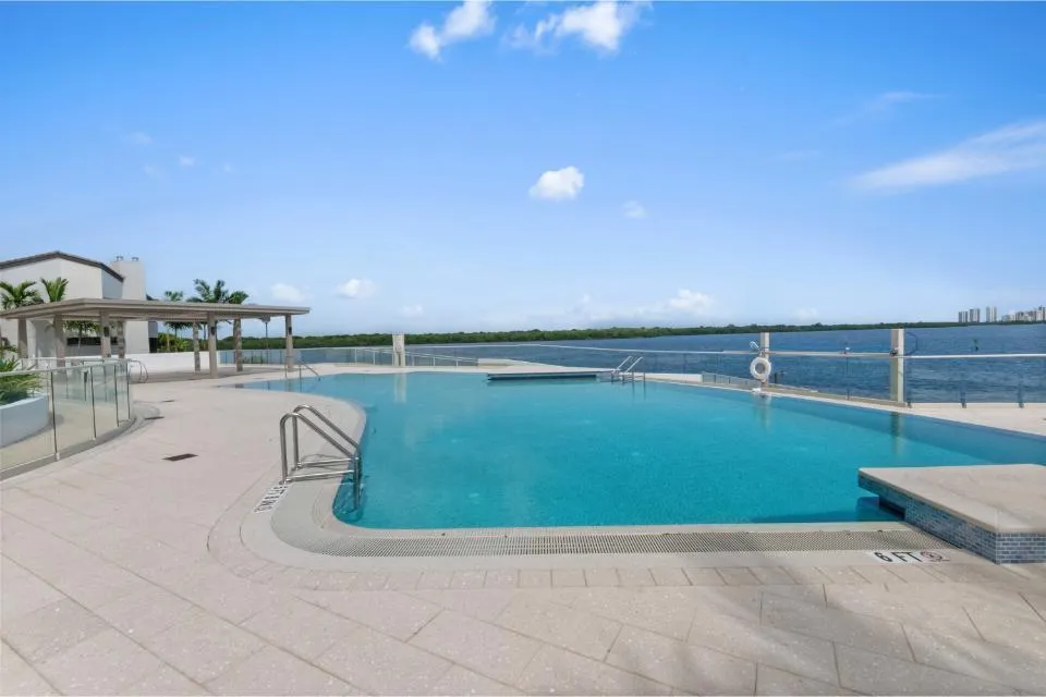 100 Lakeshore Drive #957 North Palm Beach, FL 33408