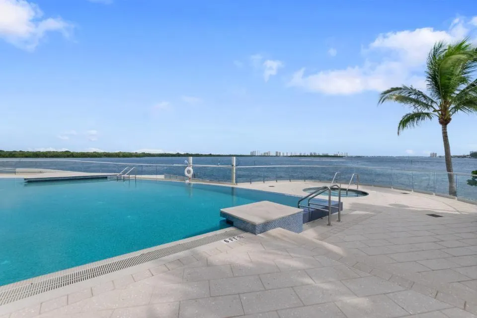100 Lakeshore Drive #957 North Palm Beach, FL 33408