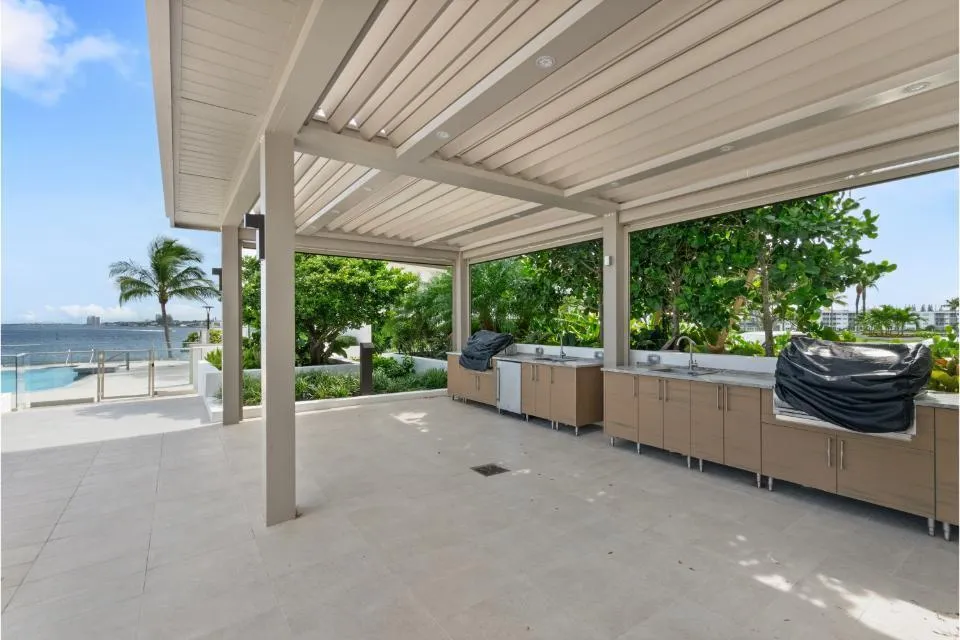 100 Lakeshore Drive #957 North Palm Beach, FL 33408