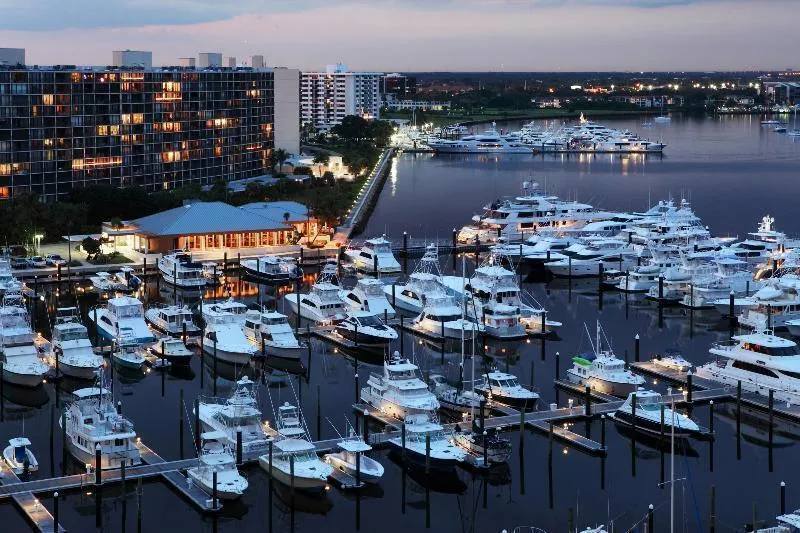 100 Lakeshore Drive #957 North Palm Beach, FL 33408