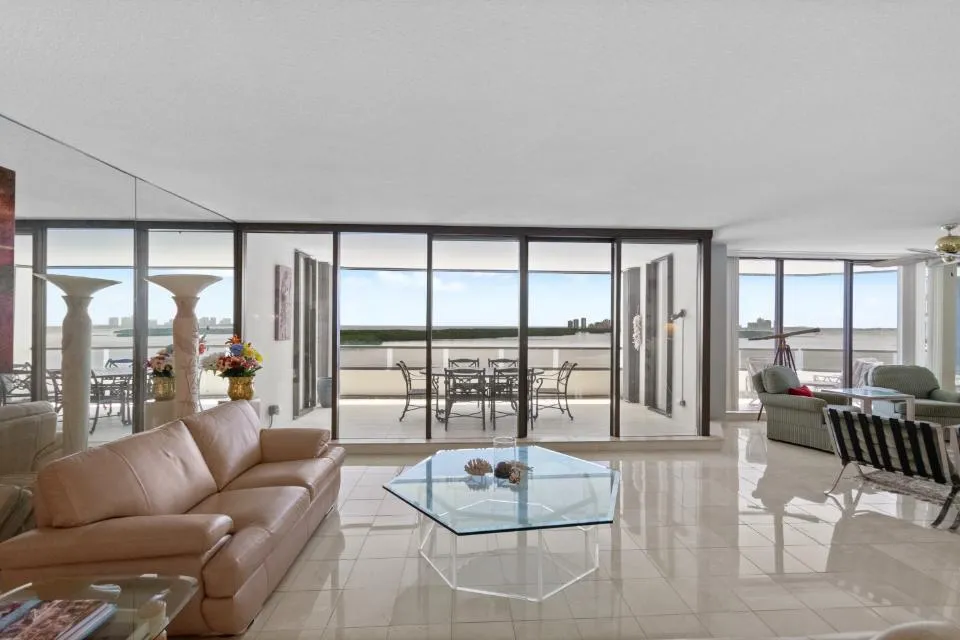 100 Lakeshore Drive #957 North Palm Beach, FL 33408
