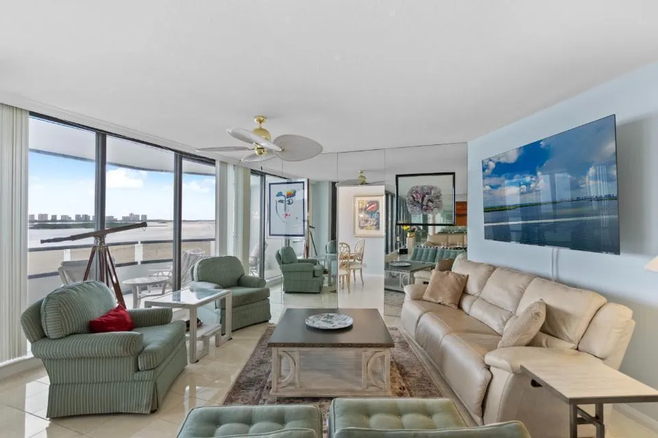100 Lakeshore Drive #957 North Palm Beach, FL 33408