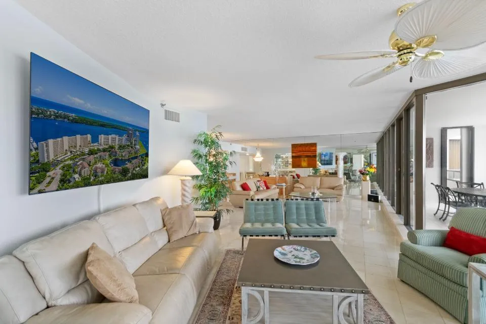 100 Lakeshore Drive #957 North Palm Beach, FL 33408