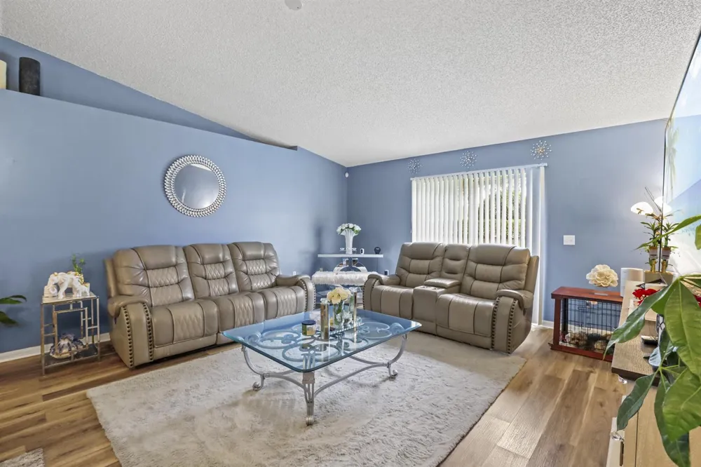 2631 12th Square SW Vero Beach, FL 32968