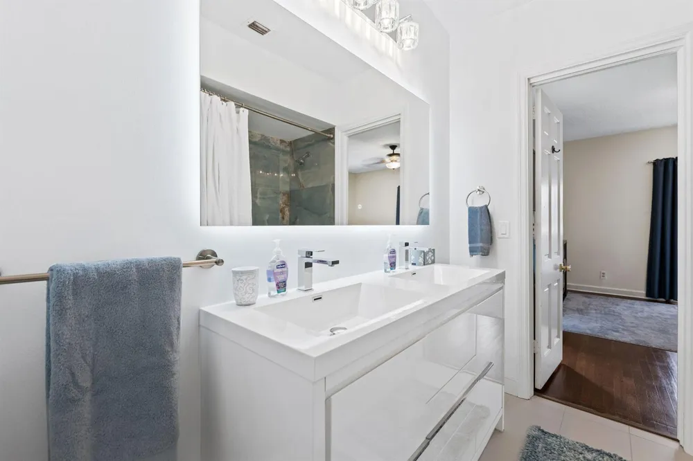 2400 Delmar Place Fort Lauderdale, FL 33301