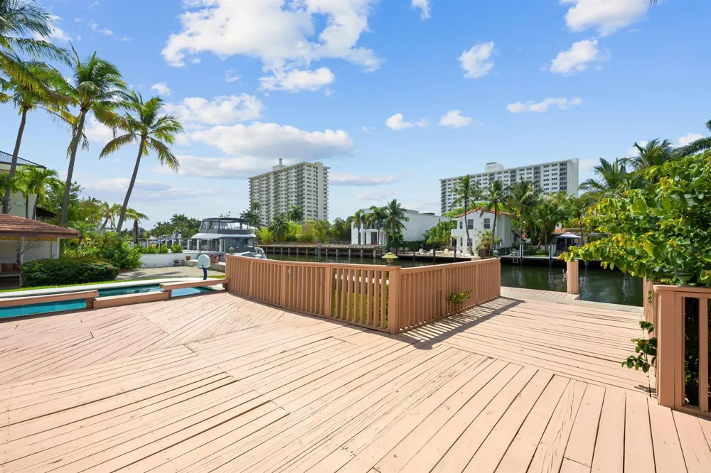 2400 Delmar Place Fort Lauderdale, FL 33301