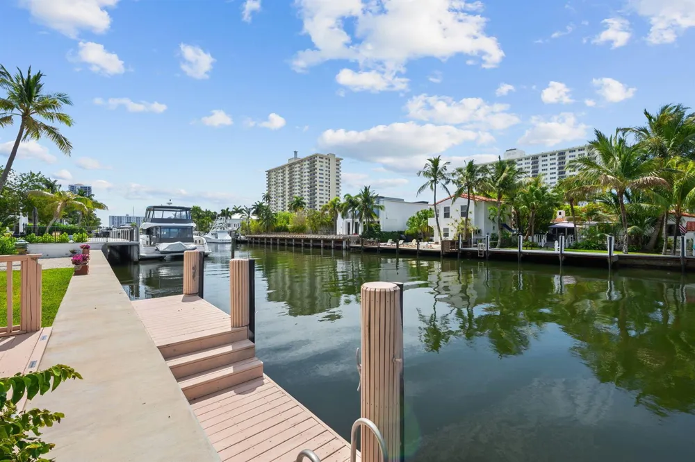 2400 Delmar Place Fort Lauderdale, FL 33301
