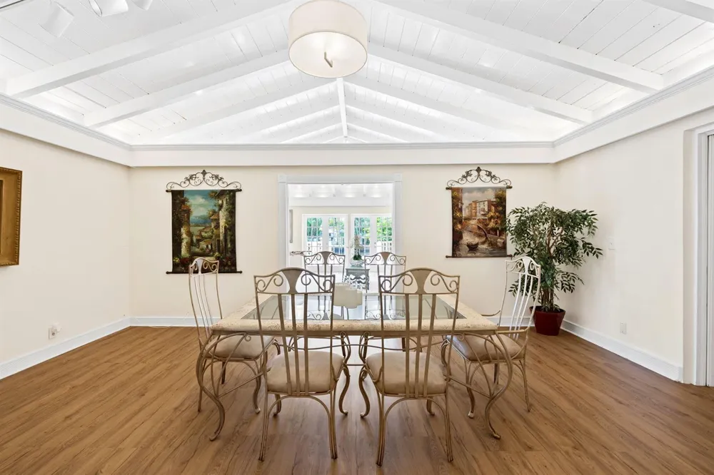 2400 Delmar Place Fort Lauderdale, FL 33301