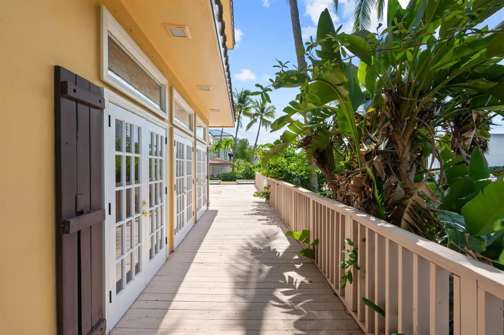 2400 Delmar Place Fort Lauderdale, FL 33301