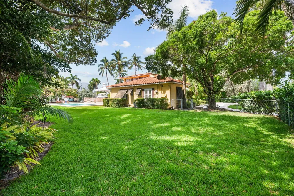 2400 Delmar Place Fort Lauderdale, FL 33301