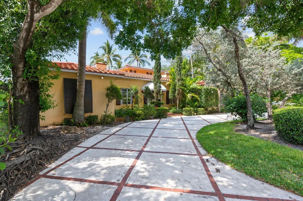2400 Delmar Place Fort Lauderdale, FL 33301