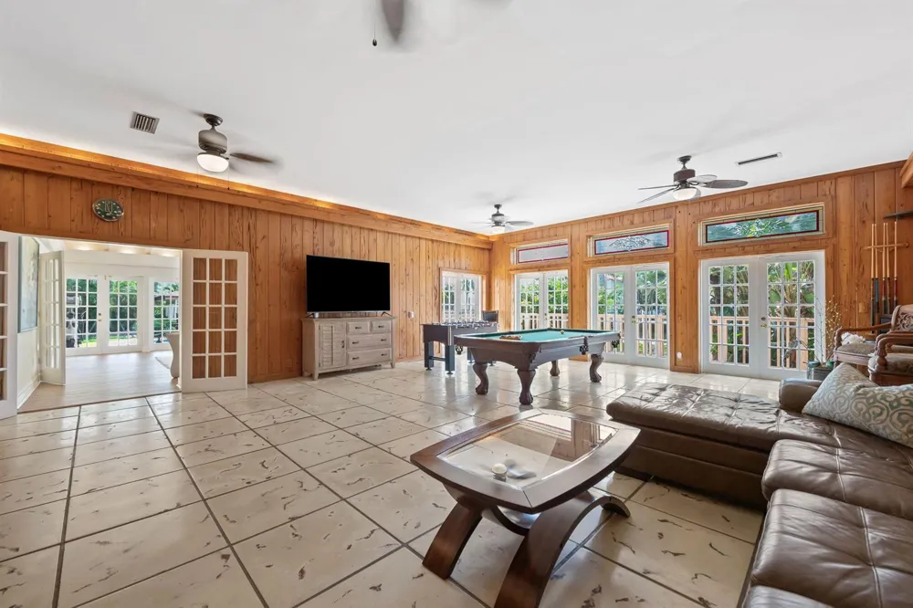 2400 Delmar Place Fort Lauderdale, FL 33301