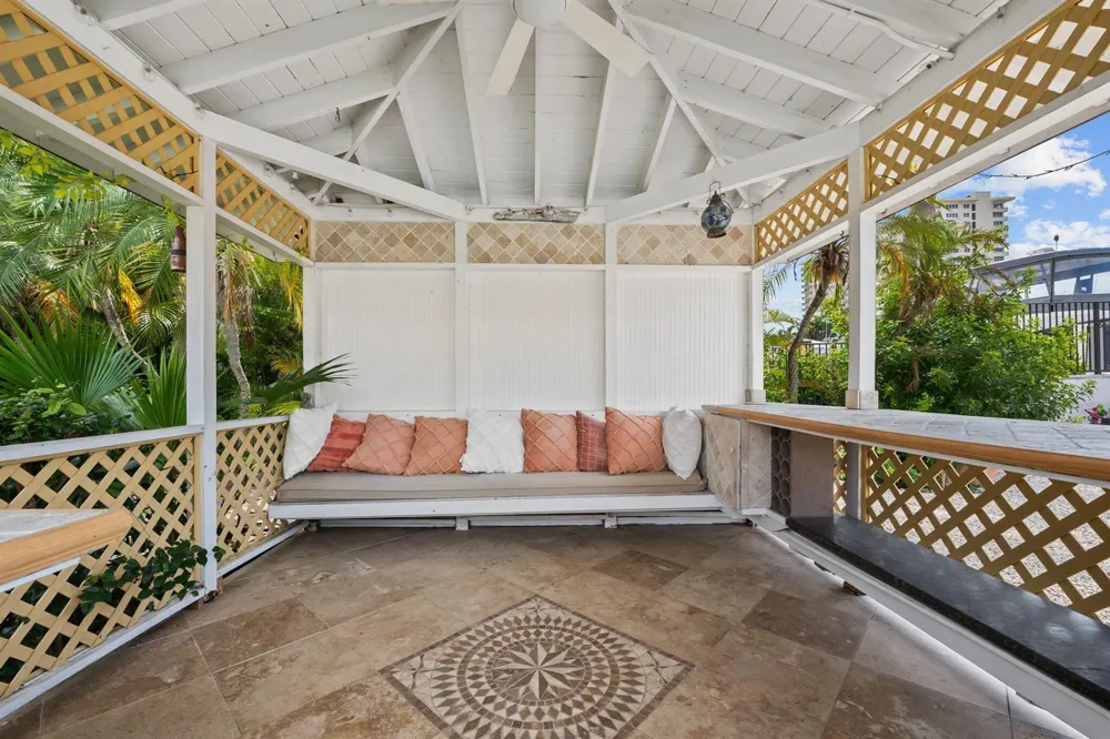 2400 Delmar Place Fort Lauderdale, FL 33301