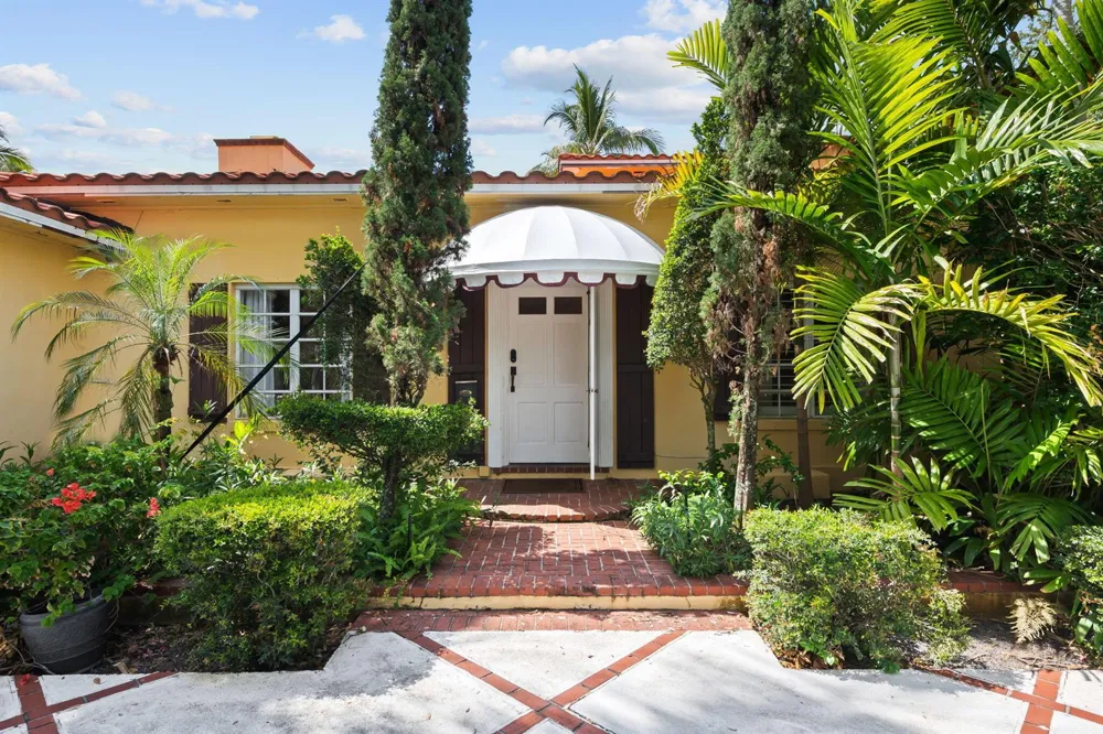 2400 Delmar Place Fort Lauderdale, FL 33301