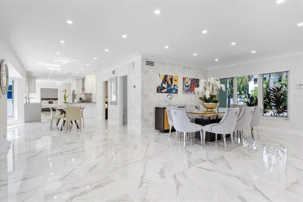 207 Royal Palm Drive Fort Lauderdale, FL 33301