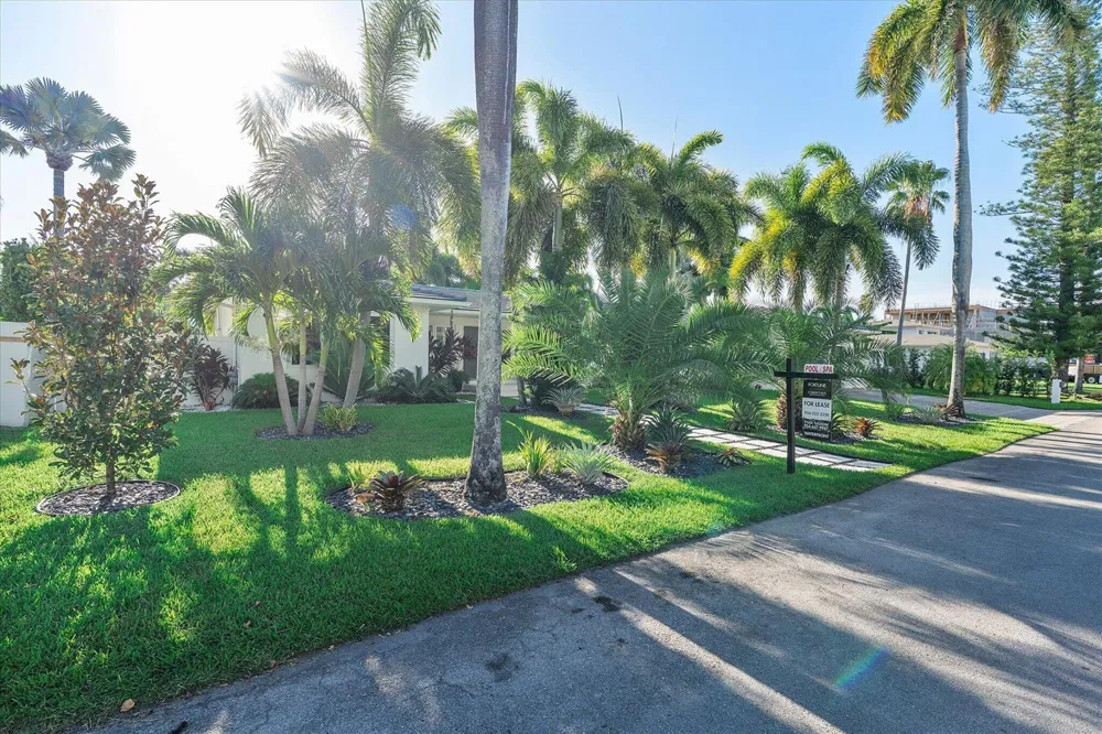 207 Royal Palm Drive Fort Lauderdale, FL 33301
