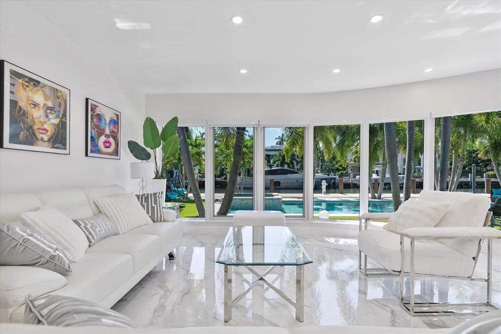 207 Royal Palm Drive Fort Lauderdale, FL 33301
