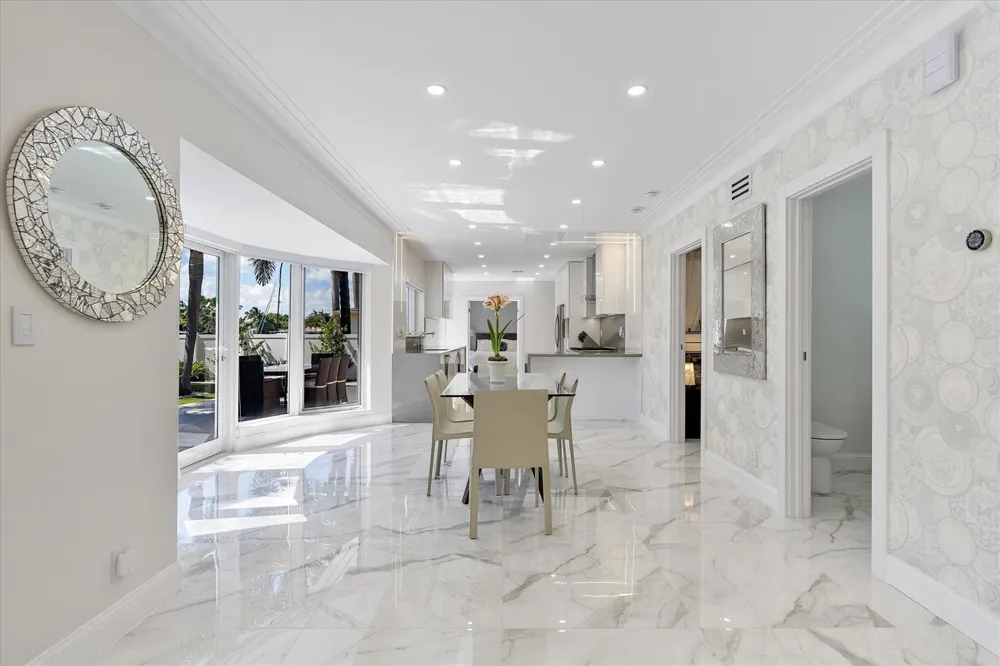 207 Royal Palm Drive Fort Lauderdale, FL 33301