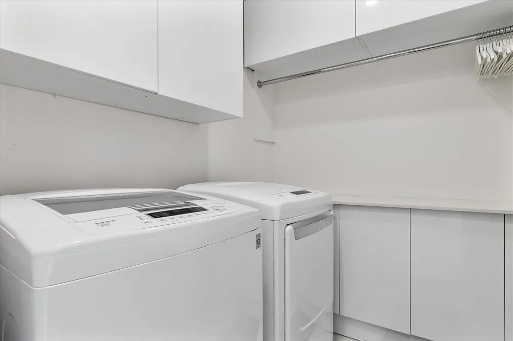 207 Royal Palm Drive Fort Lauderdale, FL 33301