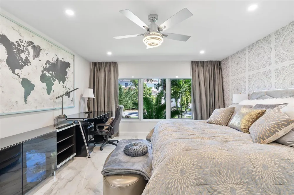 207 Royal Palm Drive Fort Lauderdale, FL 33301
