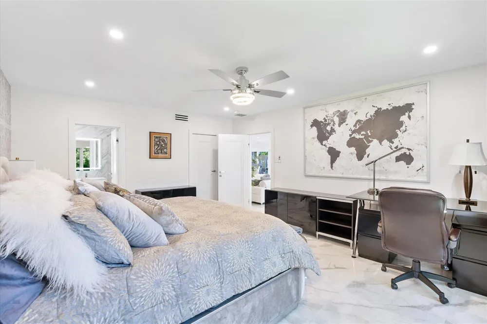 207 Royal Palm Drive Fort Lauderdale, FL 33301