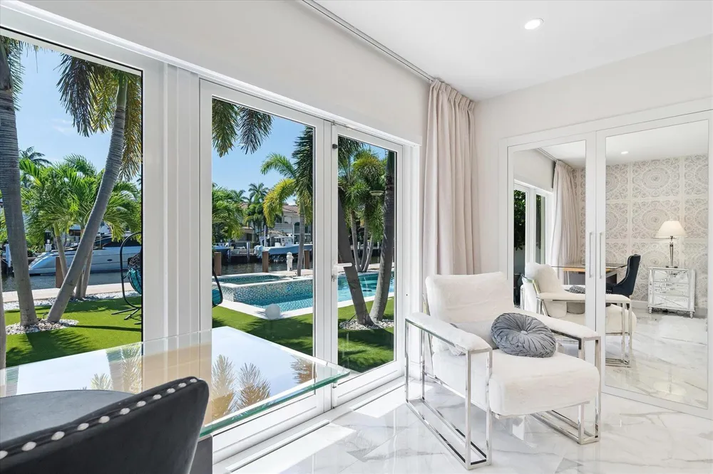 207 Royal Palm Drive Fort Lauderdale, FL 33301
