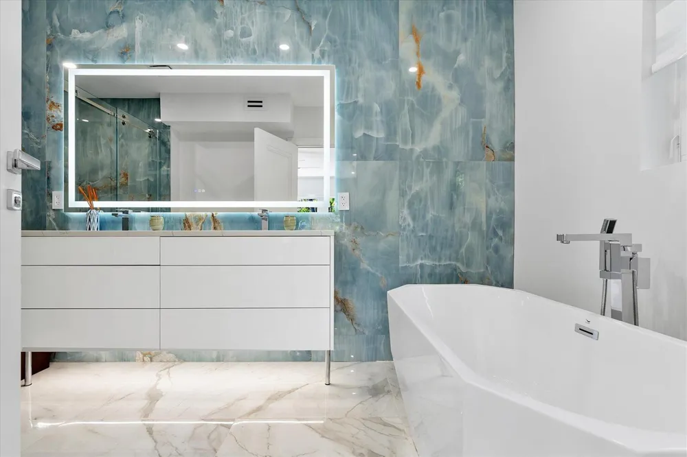 207 Royal Palm Drive Fort Lauderdale, FL 33301