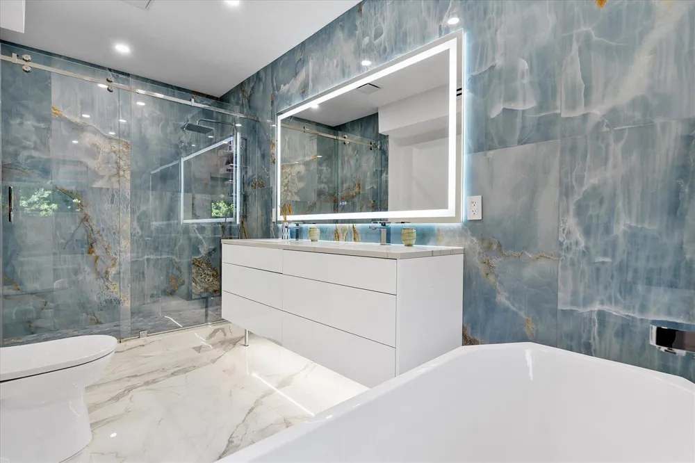 207 Royal Palm Drive Fort Lauderdale, FL 33301