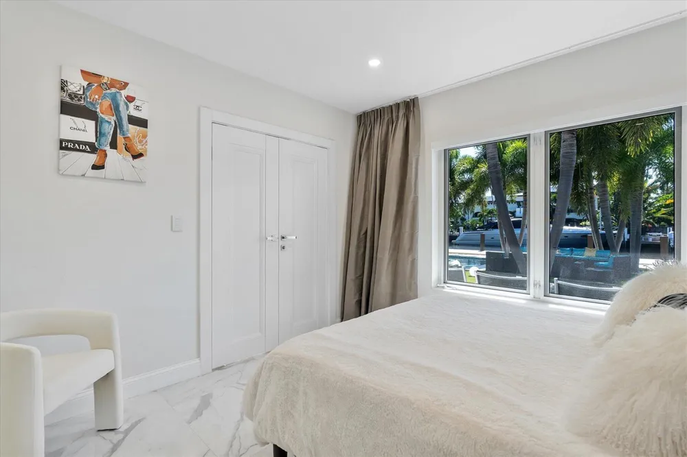 207 Royal Palm Drive Fort Lauderdale, FL 33301